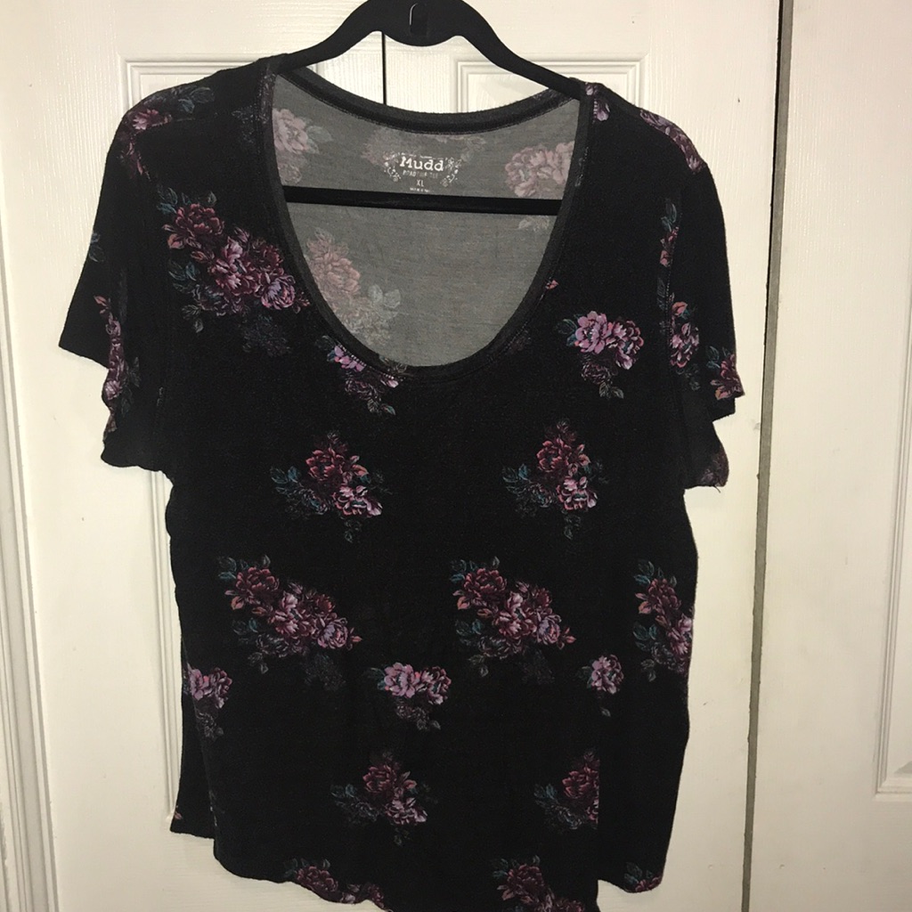 Black Basic Floral Tee